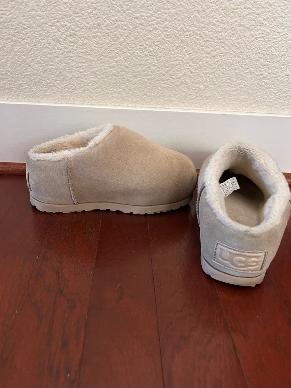 UGG pumped slides beige size 10